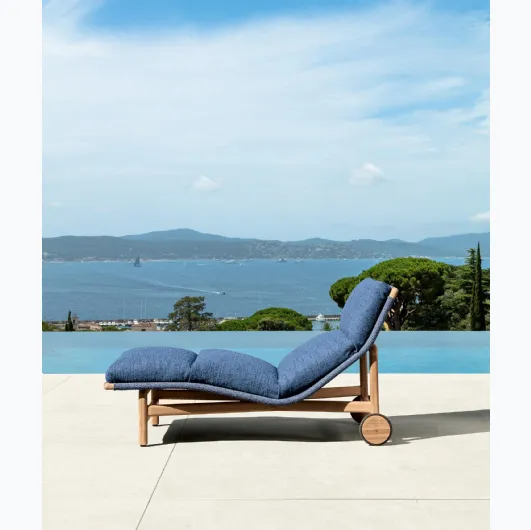 Jun sunbed in padded fabric and Talenti wood.