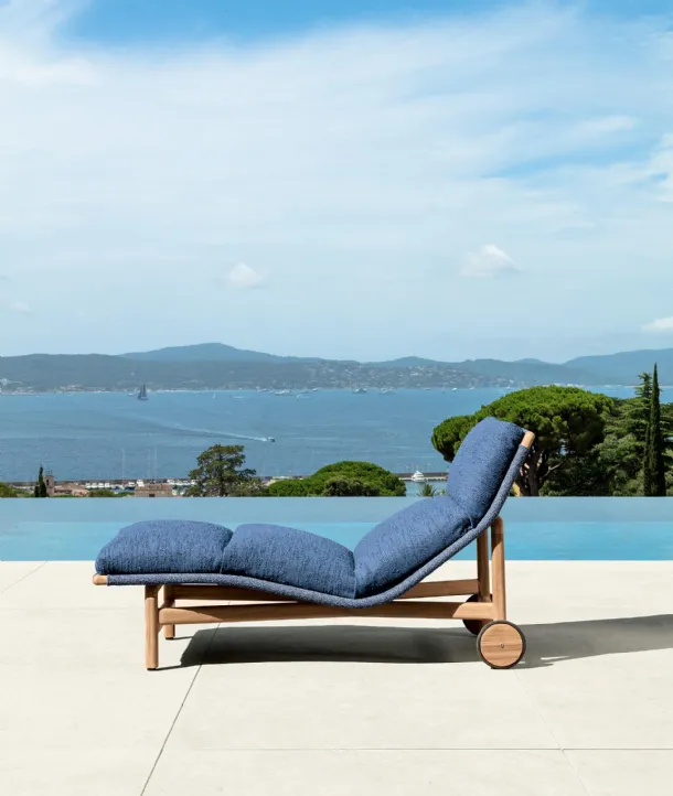 Jun sunbed in padded fabric and Talenti wood.