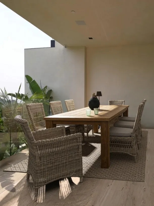 Jupiter chair in aluminum with synthetic fiber weaving by Bizzotto.