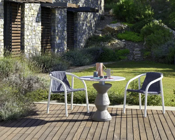 Ken chair in polyethylene rope and aluminum by Gervasoni.