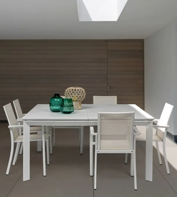 Square Konnor table in aluminum by Bizzotto