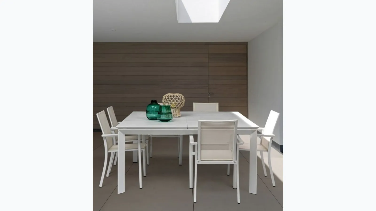 Square Konnor table in aluminum by Bizzotto