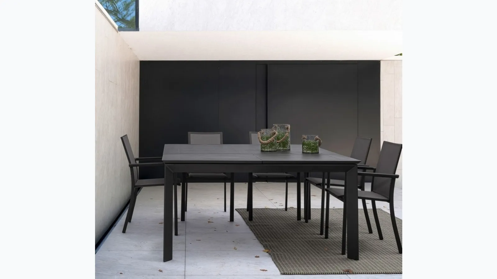 Konnor square table in aluminum by Bizzotto