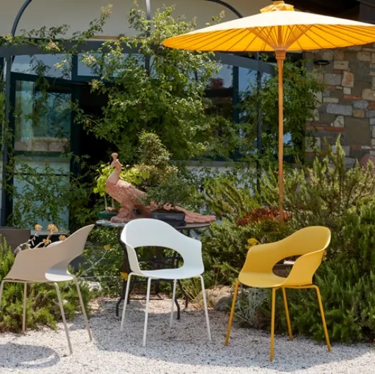 Outdoor chair in technopolymer and metal Lady B by Scab Design.