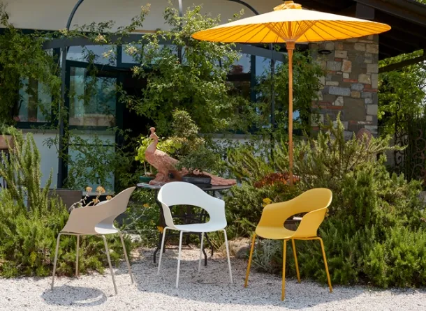 Outdoor chair in technopolymer and metal Lady B by Scab Design.