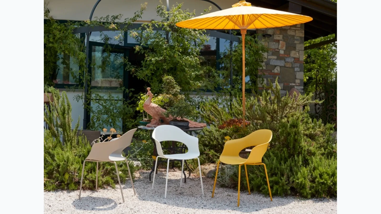 Outdoor chair in technopolymer and metal Lady B by Scab Design.