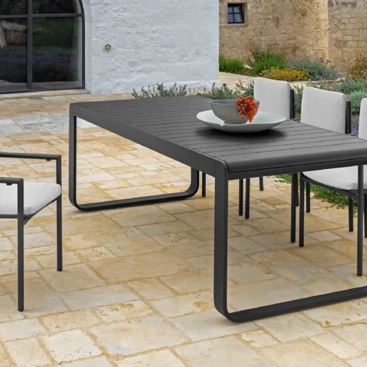 Table and Lake aluminum chairs by Talenti