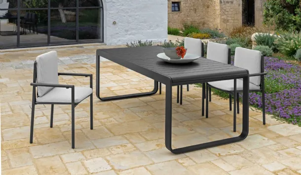 Table and Lake aluminum chairs by Talenti