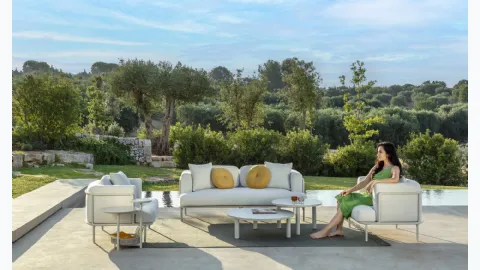 Lisa outdoor furniture in fabric and aluminum by Talenti