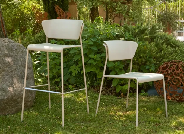 Chair and stool in technopolymer Lisa by Scab Design.