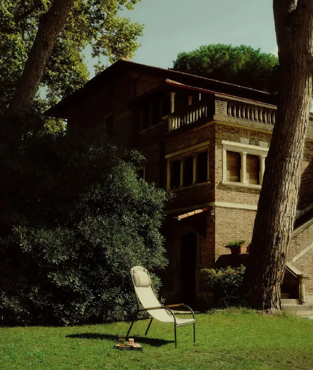 Lulu armchair by Unopiu