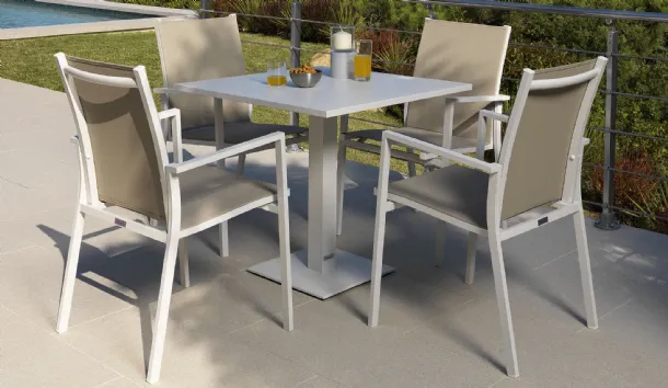 Maiorca chair in aluminum and textilene by Talenti.