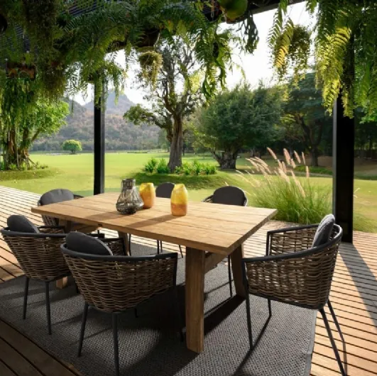 Maribela chair in synthetic fiber and aluminum by Bizzotto.