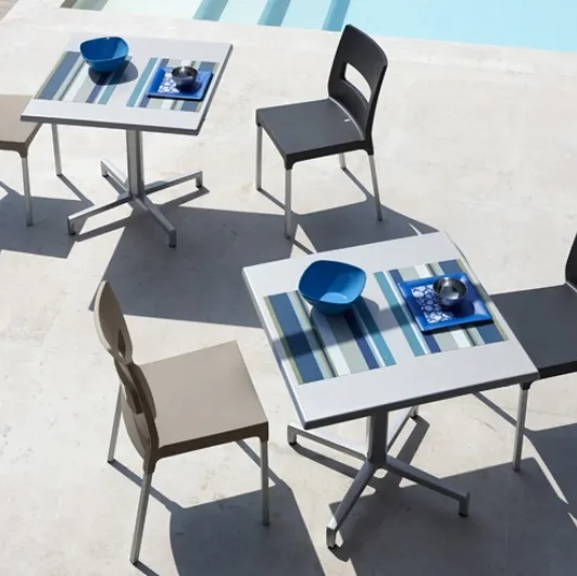 Outdoor chair in technopolymer reinforced with fiberglass and legs in square section aluminum Maxi Diva by Scab Design.