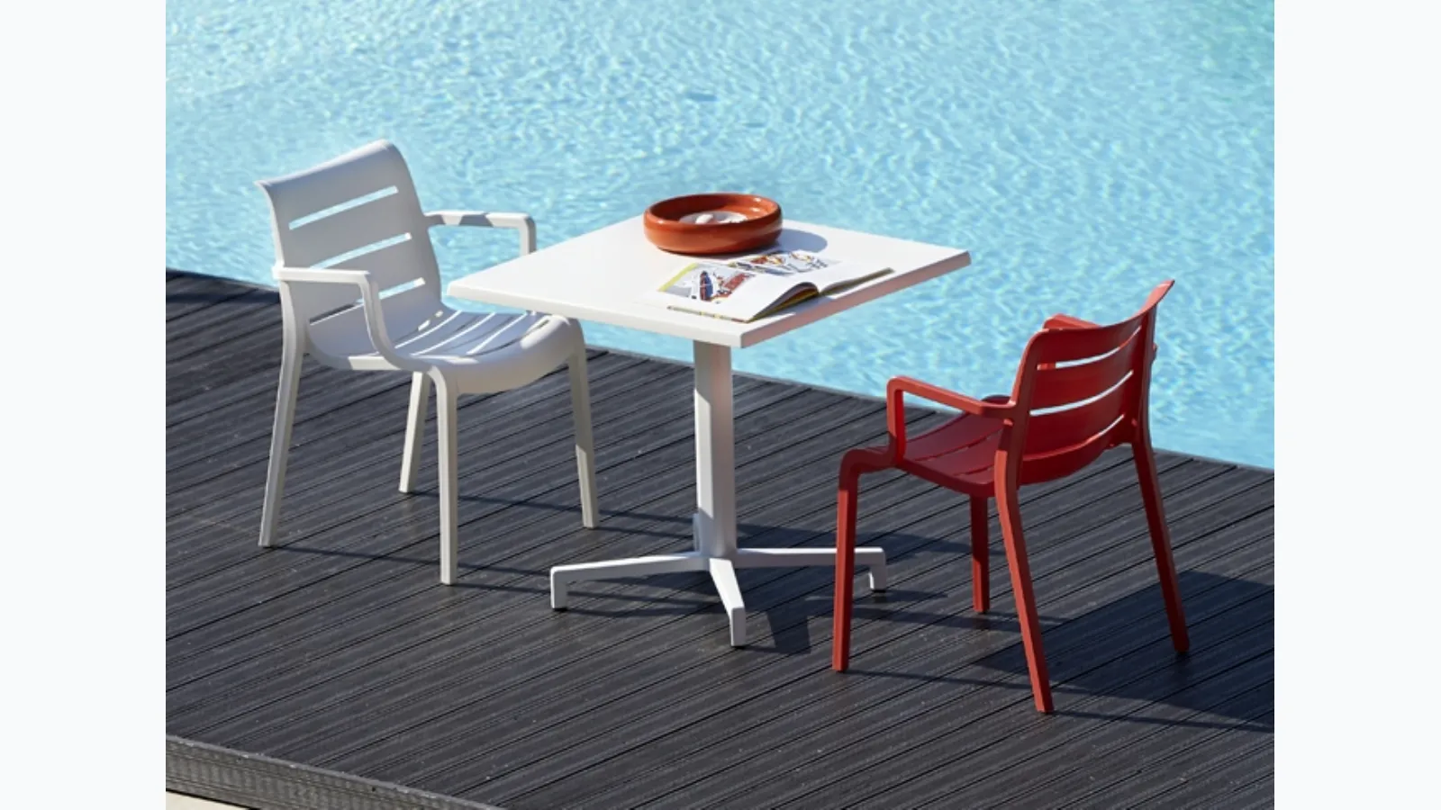 Square aluminum coffee table Maxi Domino by Scab Design.