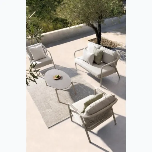 Miravet outdoor furniture in fabric and aluminum by Bizzotto