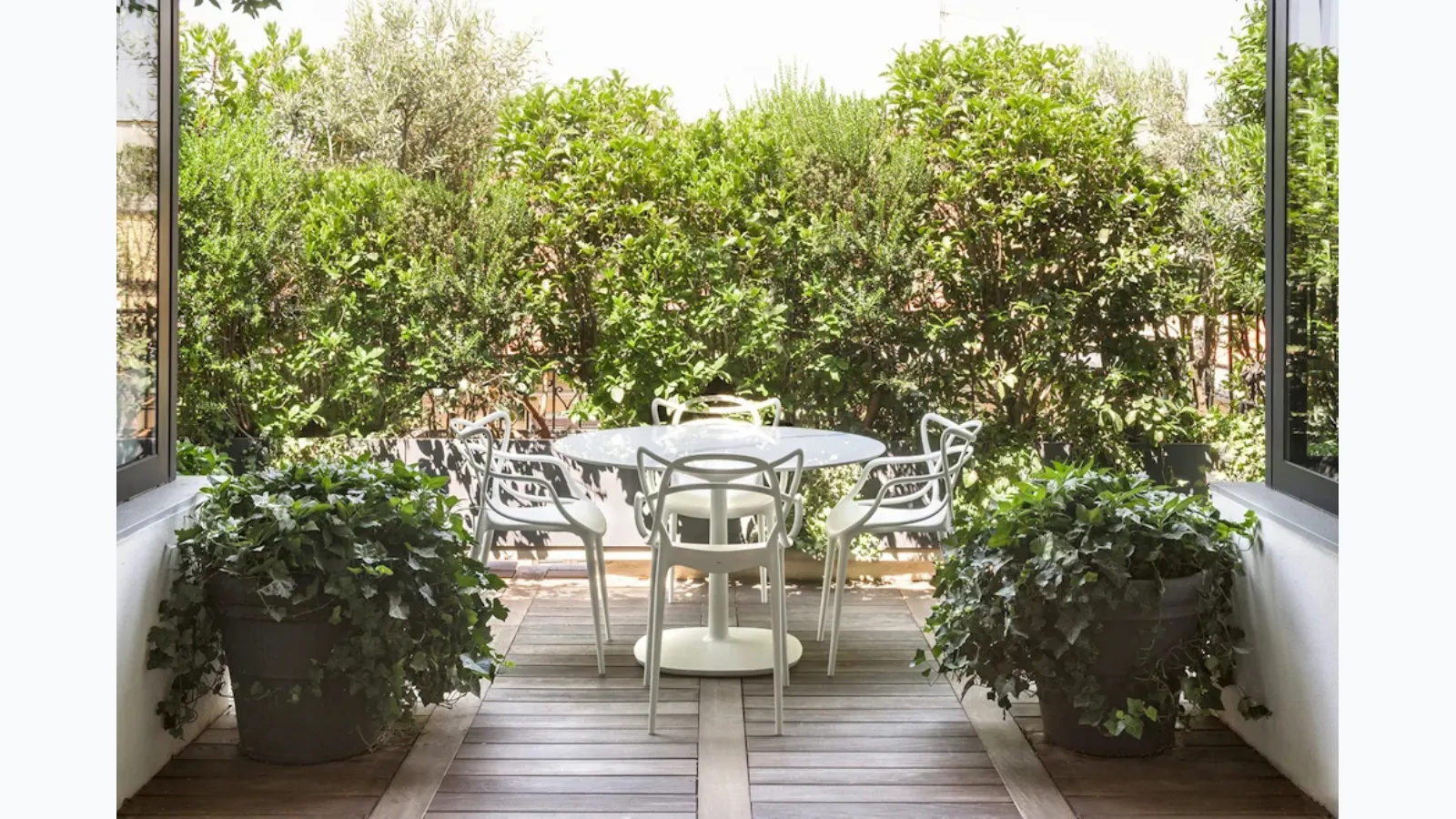 Kartell's Multiple Outdoor Table