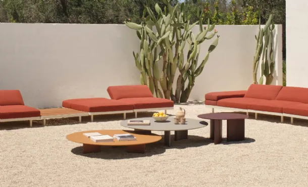 Naca coffee table in aluminum by Fast.