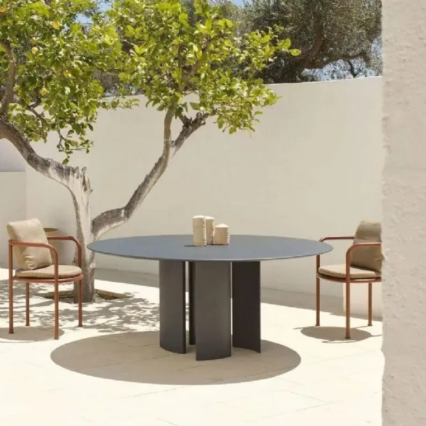 Round Naca table by Fast