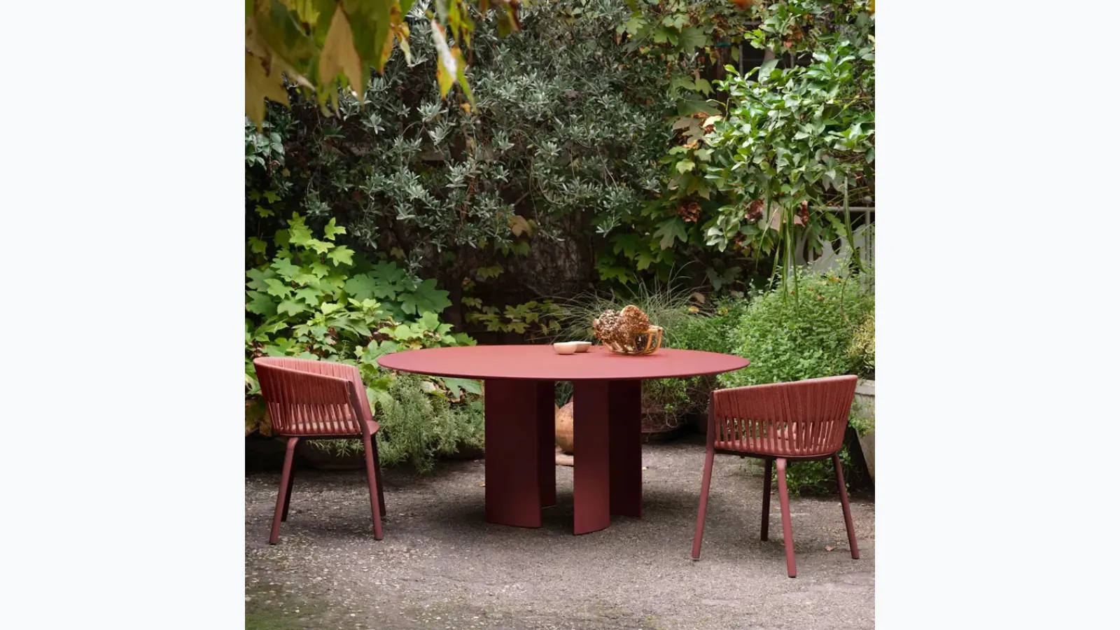 Round Naca table by Fast