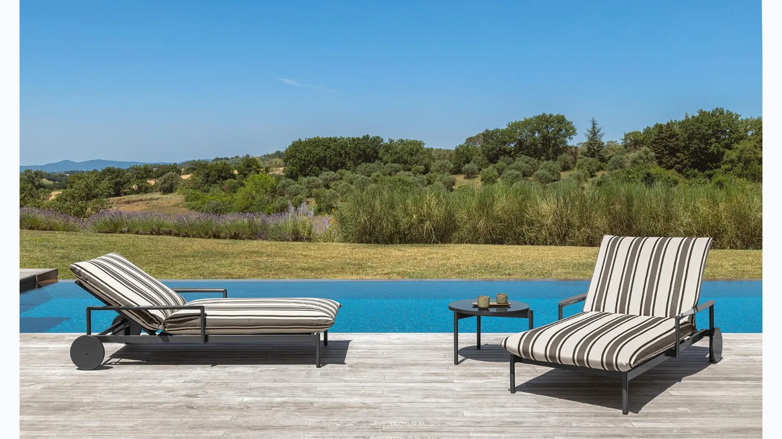 Nalu sun lounger by Talenti