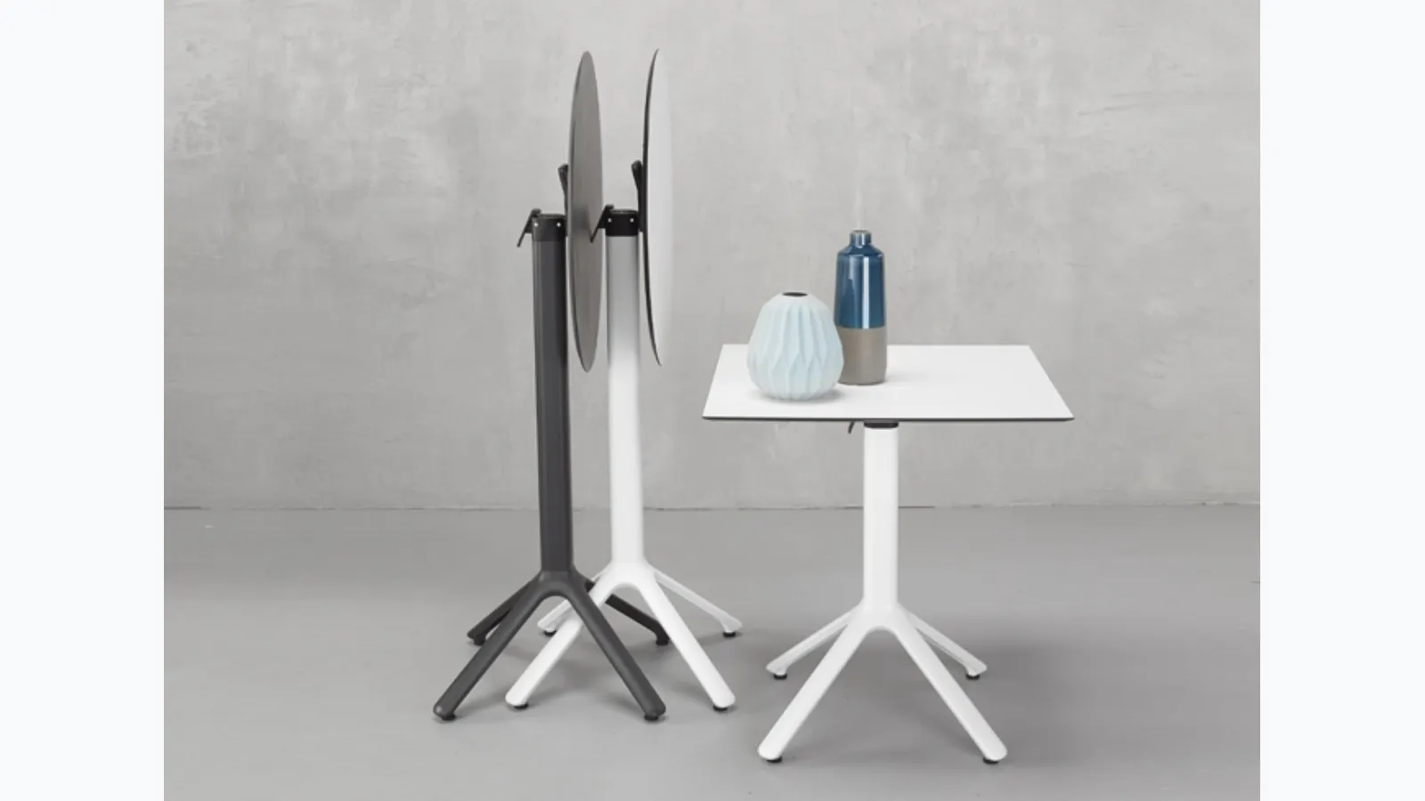 Folding coffee table Nemo by Scab Design.
