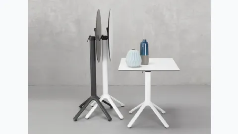 Folding coffee table Nemo by Scab Design.
