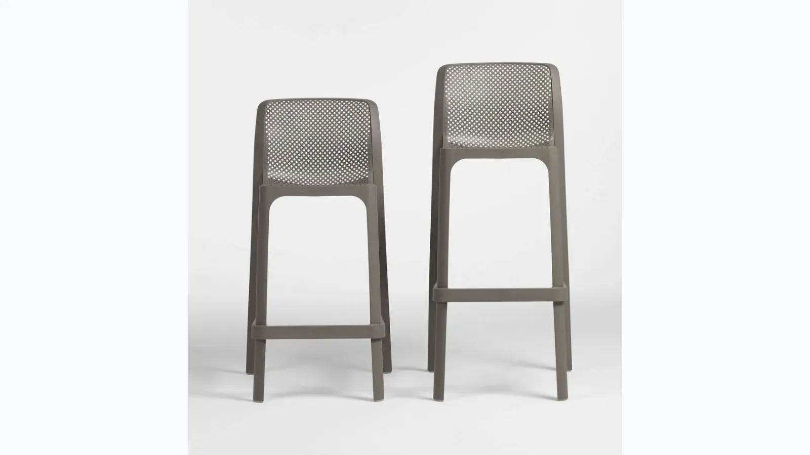 Outdoor stool in polypropylene decorated with the unique square hole pattern Net Stool by Nardi.