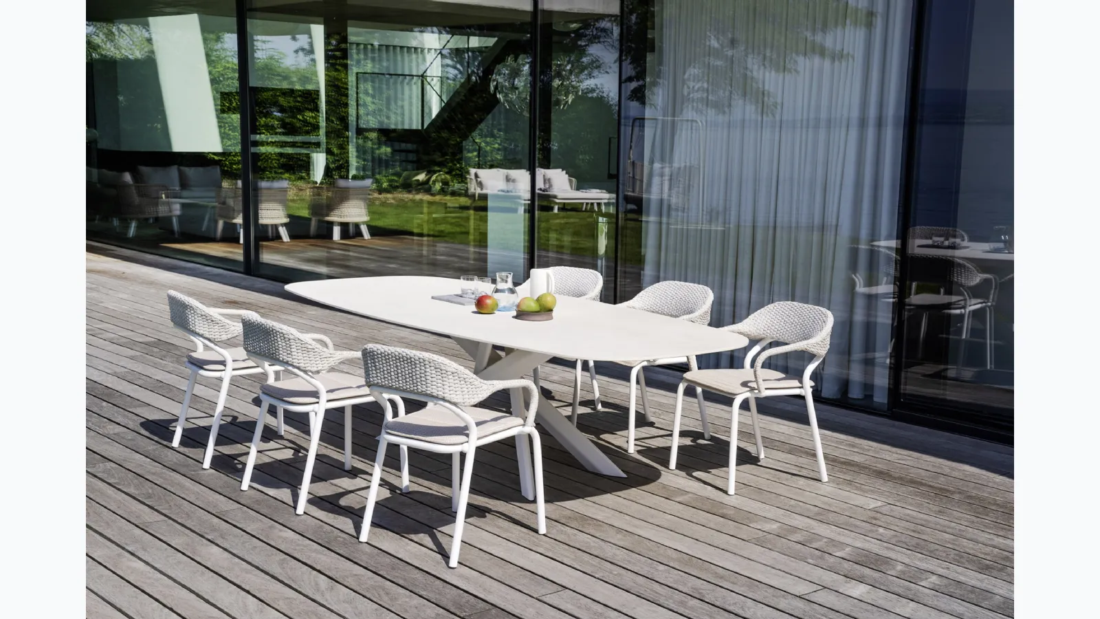 Noss armchair by Varaschin
