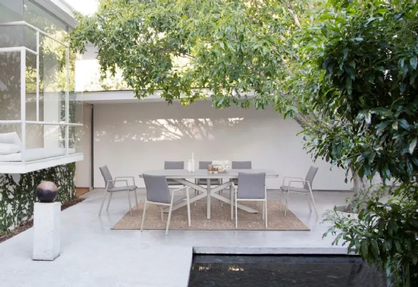 Odeon chair in fabric and aluminum by Bizzotto.