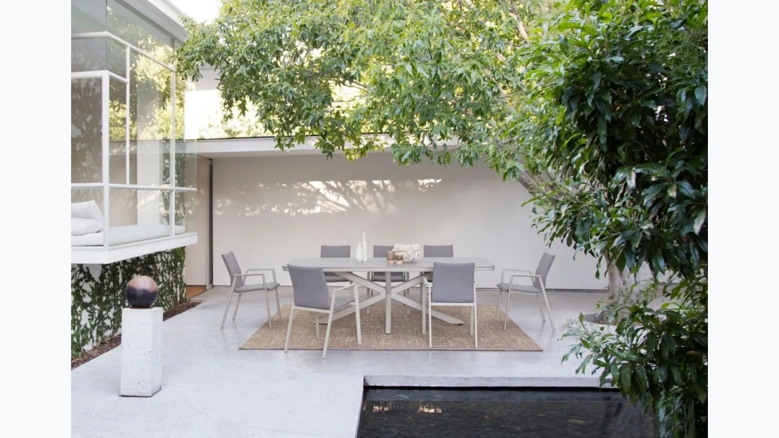 Odeon chair in fabric and aluminum by Bizzotto.