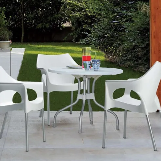 Stackable garden chair with aluminum legs Ola by Scab Design.