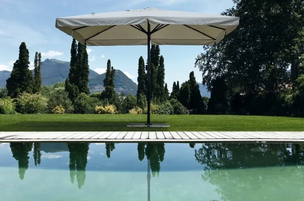 Alghero aluminum beach umbrella by Bizzotto.