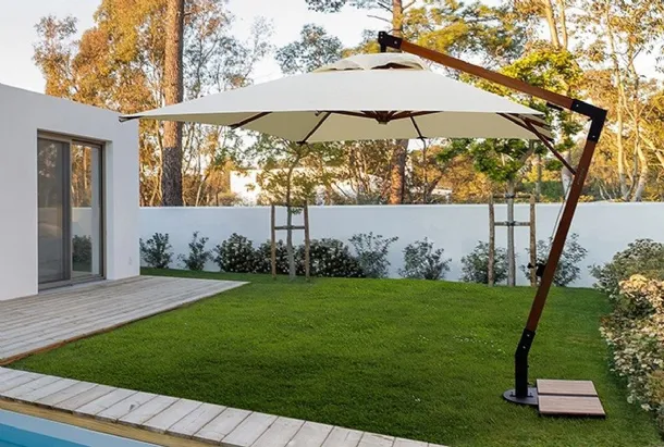 Capua umbrella with wooden arm by Bizzotto