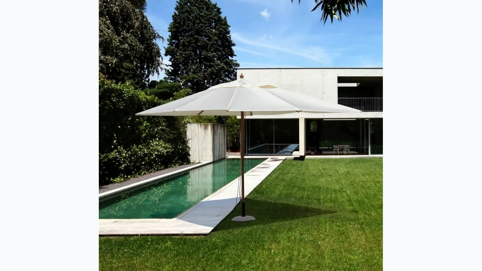 Eclipse metal umbrella with wood effect by Bizzotto.