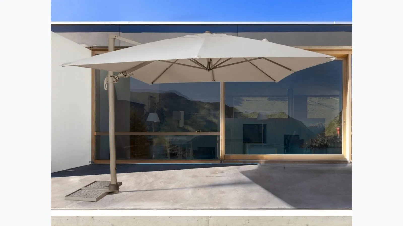Bizzotto's Zaragoza Beach Umbrella
