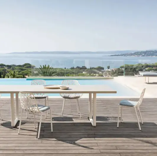 Aluminum painted Orizon table by Fast.