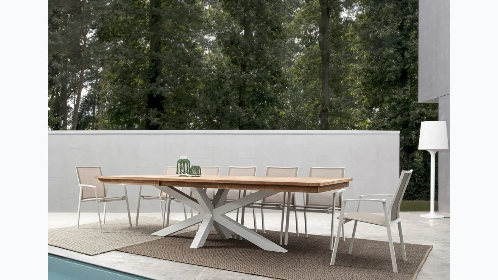 Teak and aluminum Palmdale table by Bizzotto.