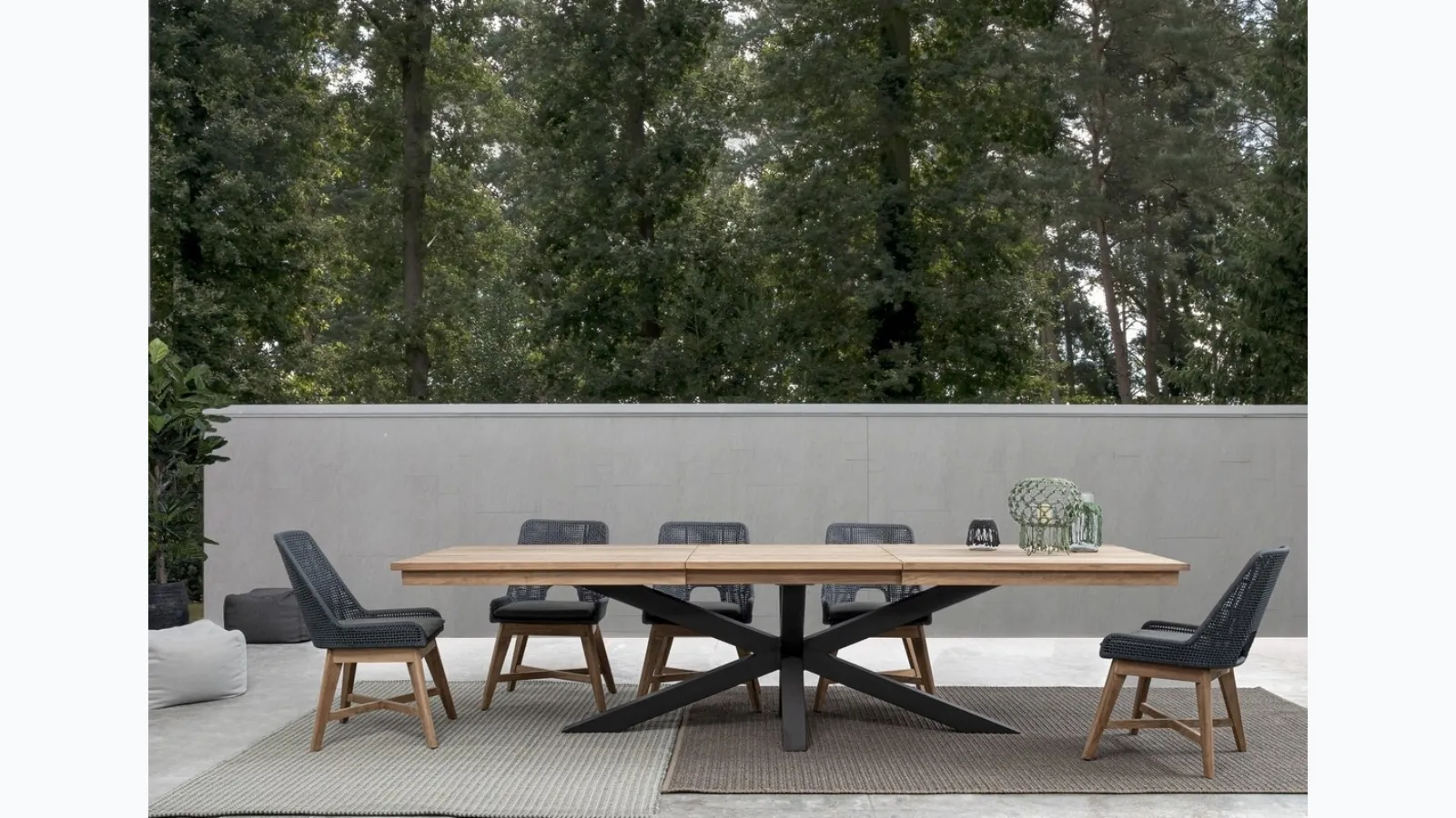 Teak and aluminum Palmdale table by Bizzotto