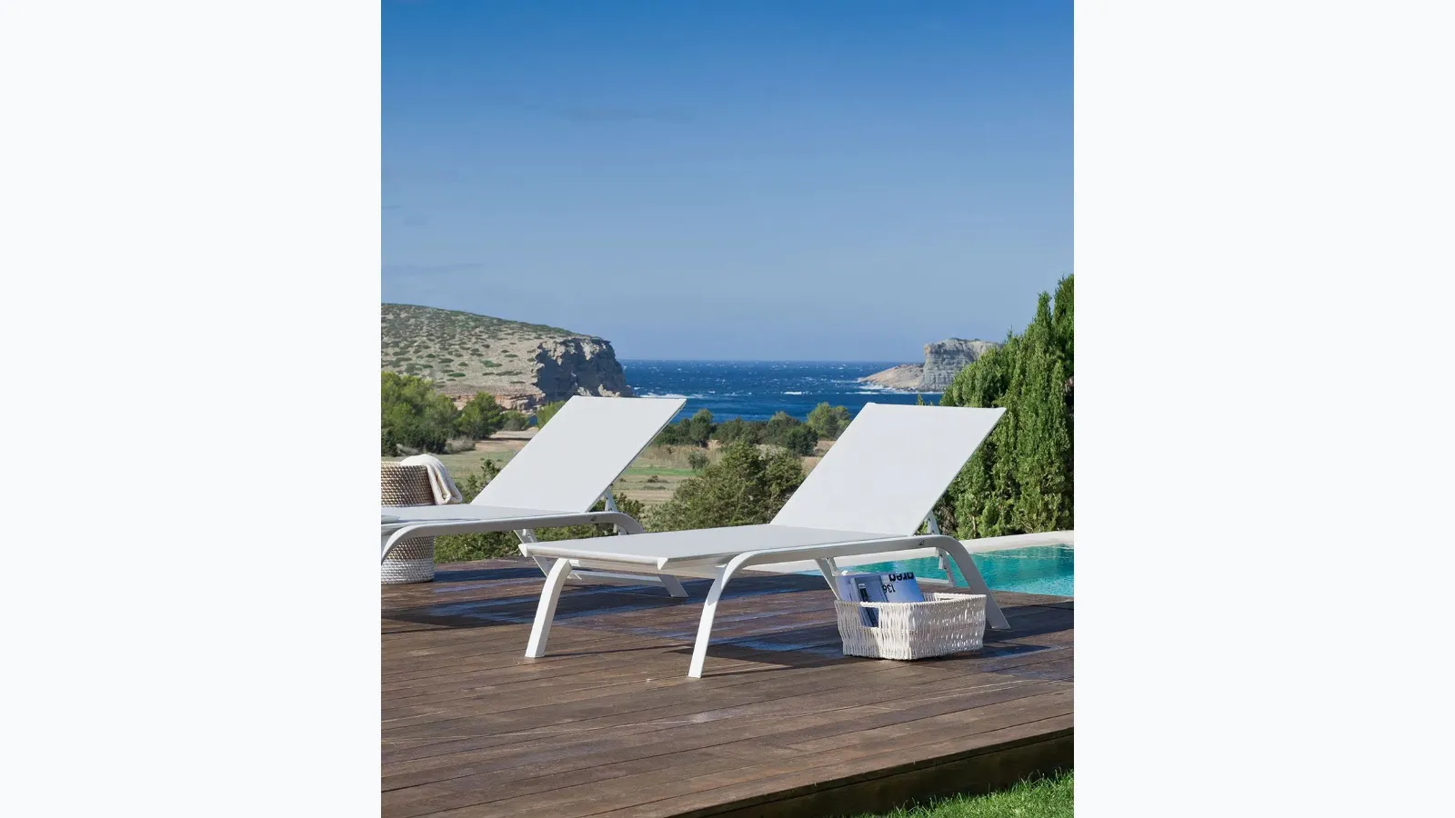 Panarea sun lounger in aluminum and fabric by Unopiu