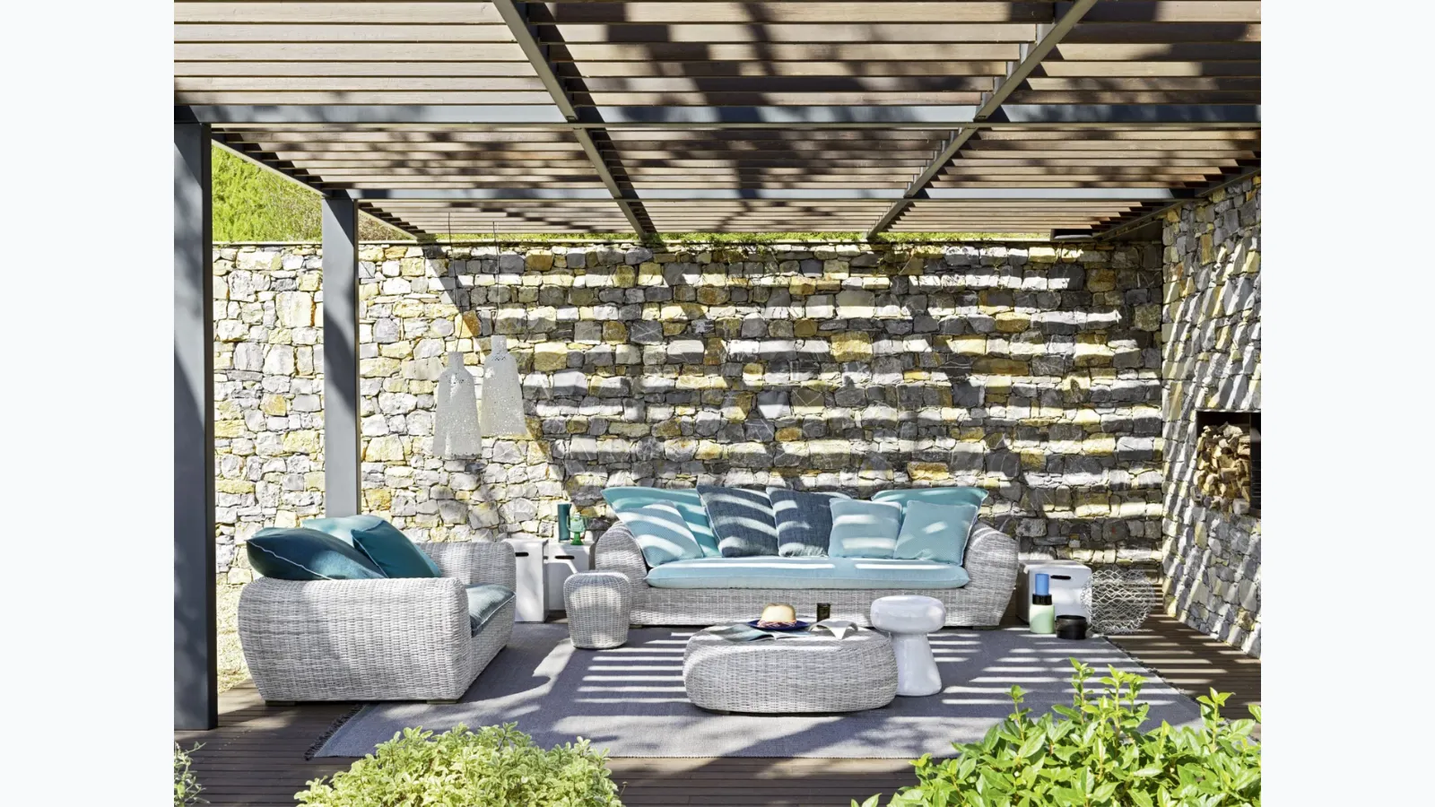 Outdoor furniture Panda made with aluminum frame and synthetic polyethylene fiber weave by Gervasoni.