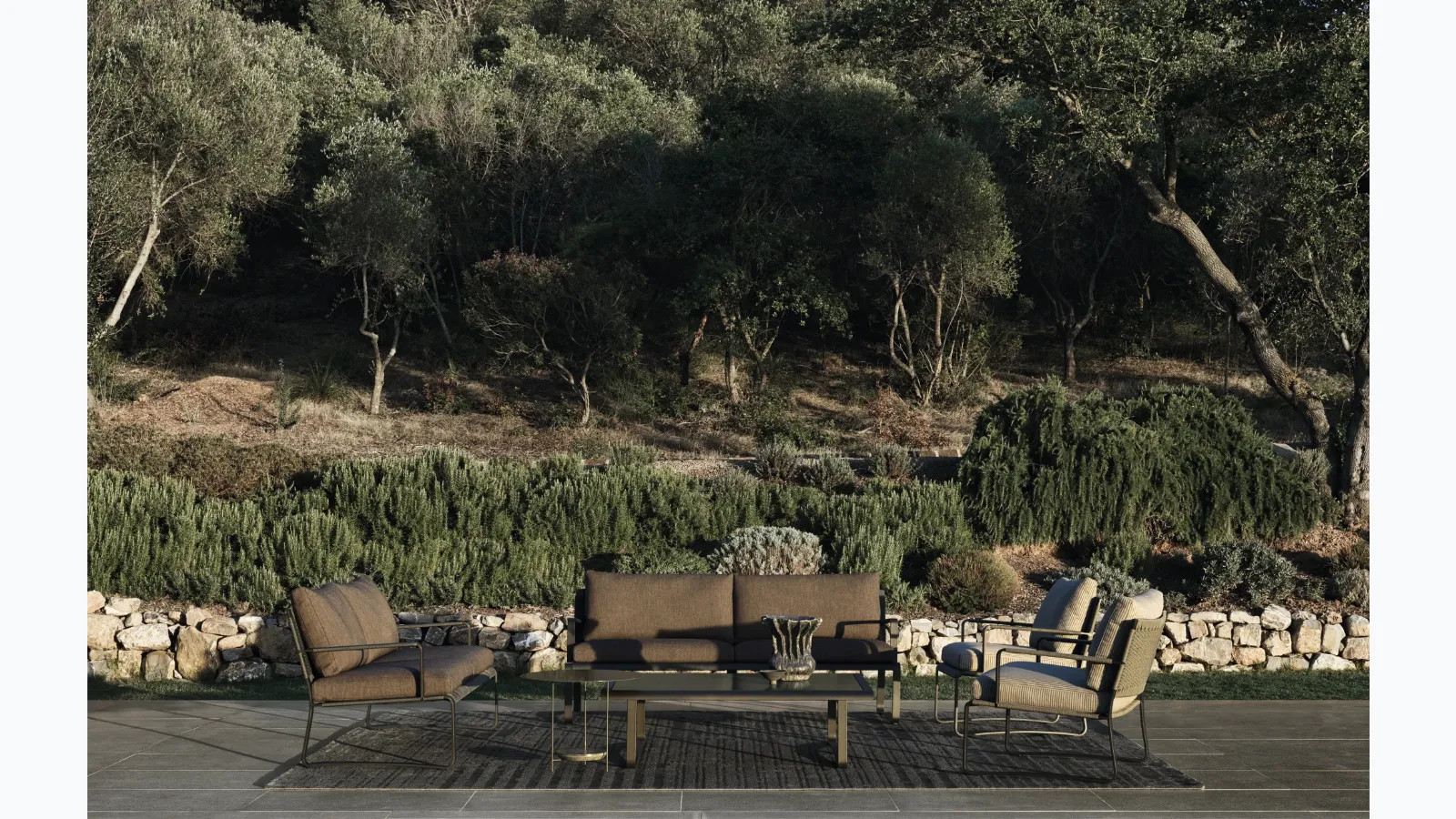 Phoenix outdoor furniture by Molteni & C
