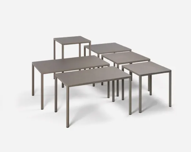 Outdoor Piave tables, available in various sizes in Nardi's HPL.