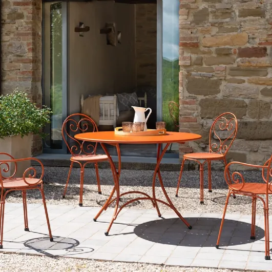 Table and Chairs Pigalle by Emu.