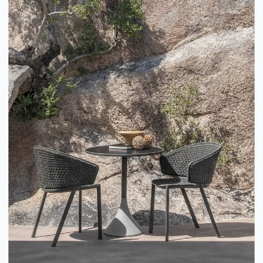 Pluvia armchair in Round Rope and aluminum by Ethimo.