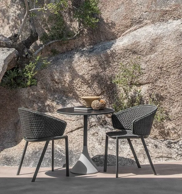 Pluvia armchair in Round Rope and aluminum by Ethimo.