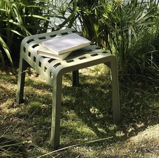Outdoor footrest stool in polypropylene Poggio di Nardi