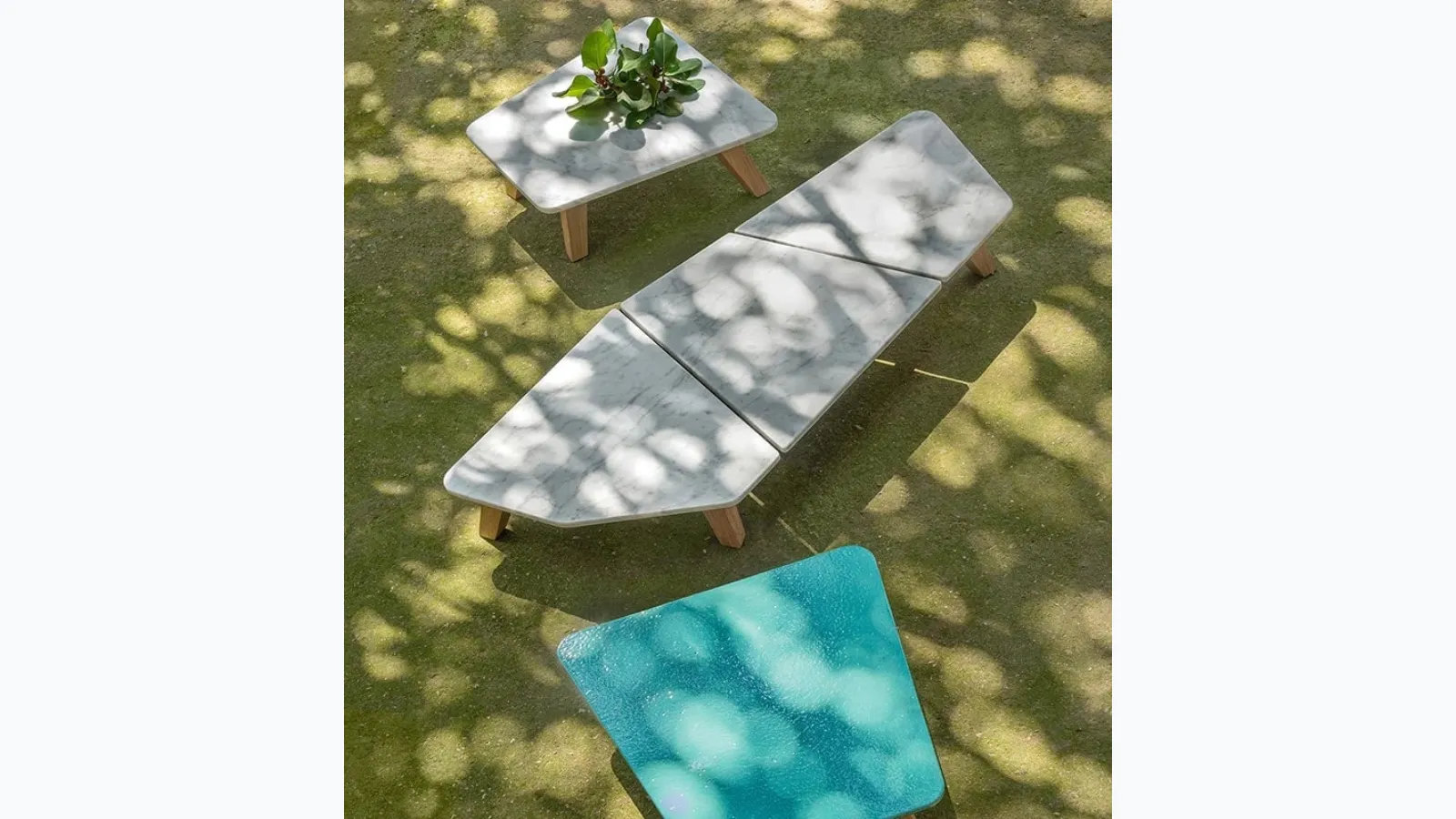 Rafael coffee table in Ethimo marble