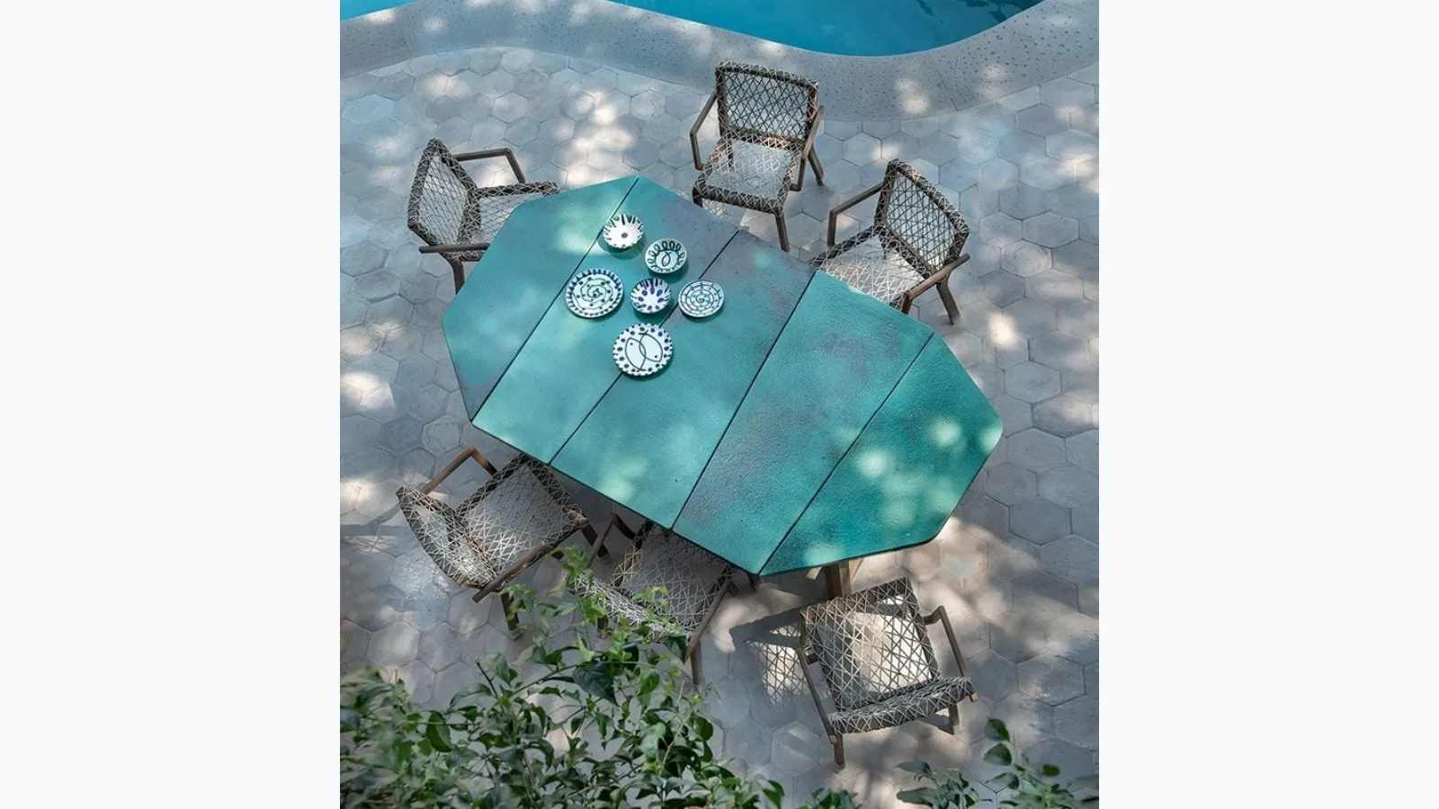 Rafael stone table by Ethimo.