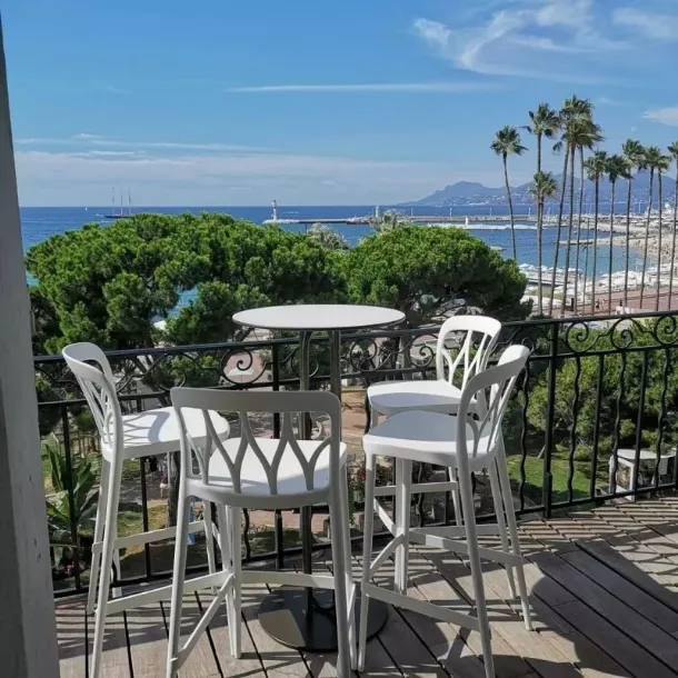 Outdoor High Rail Garden Table by Bontempi